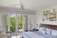Casa Bravo-Premier BEACH VIEW- Shacks Beach-Near Villa Montana Beach Resort