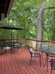 Lakefront/Private Cove, Hot Tub, Boats, Woods, & 3 Beaches