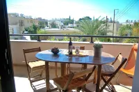 Two very large, bright apartment with private garden, pool and grill Hotel a Kissonerga