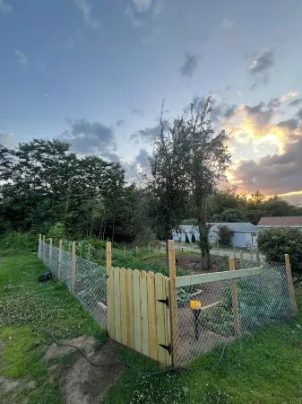 More then a Motel With Garden , Renovated Rooms at heart of Boothbay