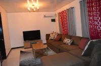 Cozy 2-bedroom apartment in central location with WiFi, AC