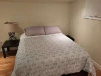 Wasaga Cottage 2 min from beach 1! 5min from blueberry trail Hotels in Wasaga Beach