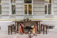Luxurious 2-room apartment in the Center of Kiev, Sofievskaya Square Hotel dekat Bravo Kyiv Drama Theatre