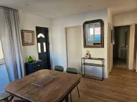 Une Belle Maison à 10mn de Paris ! Idéale Pour les Familles Hotels in Chevilly-Larue