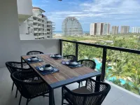 Beautiful beach in Acapulco Diamante, Isla Residence