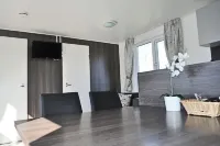 Chalet Florence 5 , 6- Persoons met Veel Privacy; Huisdiervrij,ruime Tuin