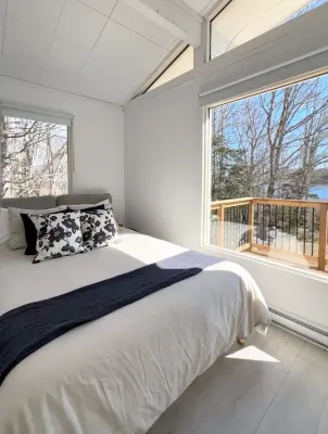 Blissful Oceanfront Cottage in Port Mouton
