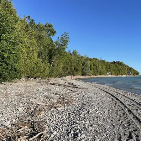 Lake-view Cottage on the bluffs above Lake Huron. Private Stairs down to beach.