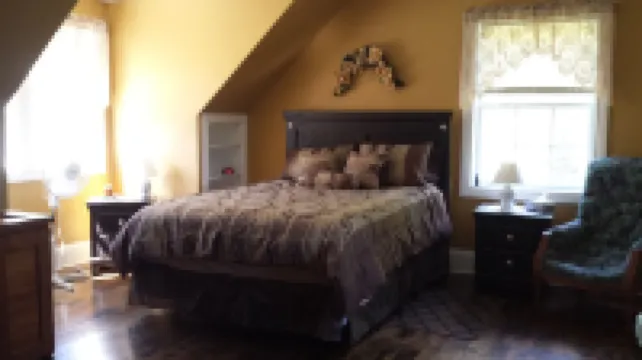 For family or romantic getaways, or a retreat, this beautiful space awaits you Hotels in Kings County