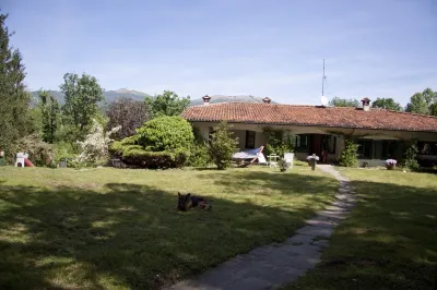 Comfortable villa with private pool and large garden, near Como and Milan