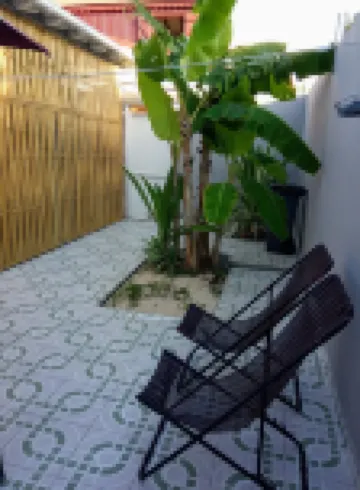 House of full foot with small done up and fenced yard. Hotels in Port-Louis