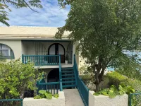 Windward Breeze – Walk to Beach!