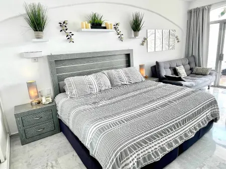 Incredible Ocean Front Condo with Amazing Views at Condomios Playasol Las Hadas Отели в г. Манзанилло