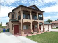 New Build Luxurious Modern Apartment With a Private Garage And a Covered Porch