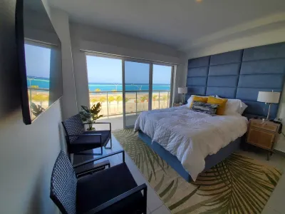 Majestic Studio Condo With Ocean and Harbour Views 르네상스 아일랜드 네이쳐 트레일 주변 호텔