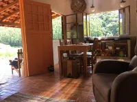 Very charme and comfort in the rock, in the paradise of Cunha.