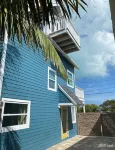 Dew Drops - 4 Bedroom House