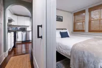 Historic Flat Minutes Away from Saratoga Track