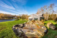 Waterfront oasis in heart of Berkshires Hotels in Sandisfield