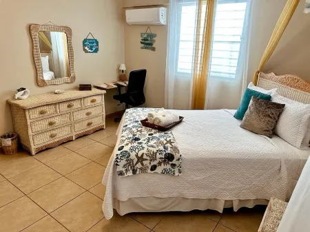 Beautiful, spacious house 9 minute drive to beach with electric generator Отели в г. Агуада