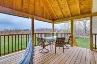 Cozy Solar-Powered Loft: Walk to Lake Champlain! - appartements de vacances