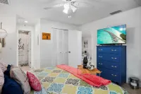 Bamboo Oasis A - 5 miles to Beach & Downtown