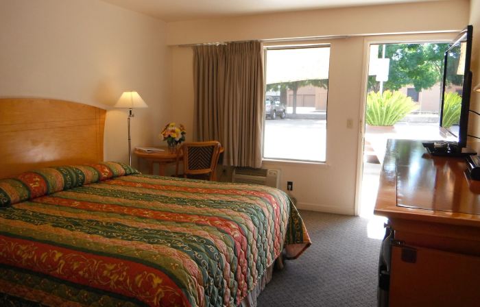 Colusa Riverside Inn