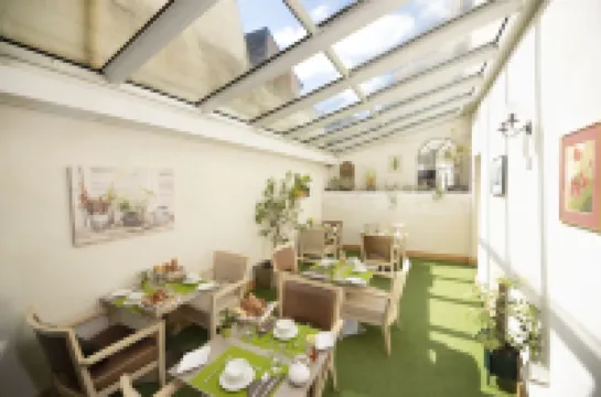 Hotel d'Aragon - Place de la Comédie