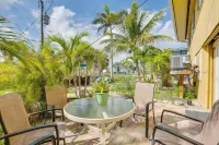 Steps to Shore Sunny Fort Myers Beach Escape! - Homestays