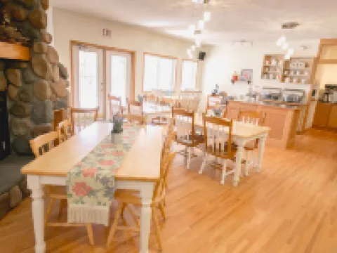 Inn on Canyon Hotels in Radium Hot Springs