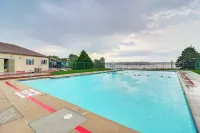 Contemporary House in Lakeside Community! Poconos - Beach