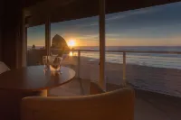 Hallmark Resort in Cannon Beach - Romantic