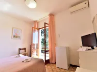 Eden Park Hotel Hotels in Elba Island