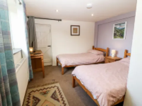 Bwthyn Celyn Hotels in Llannor