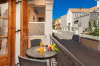 Alexatos Studios & Apartments
