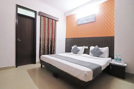 Hotel the Nines Отели рядом с достопримечательностью «Indian Institute of Technology Delhi»