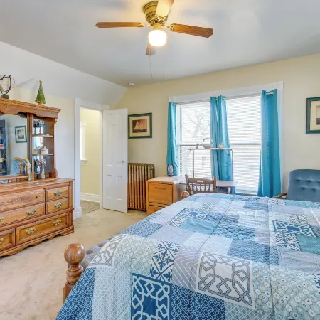 Lake Michigan Vacation Rental 1 Block to Marina!