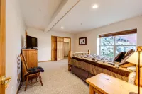 97A Exceptional Views, 4 Br, Central Location by RedAwning