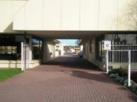 Glenelg Motel