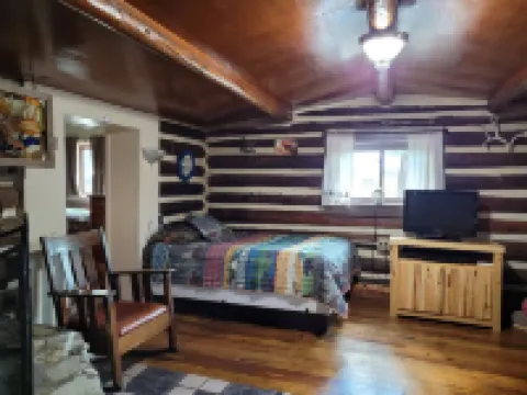 Chinook Cabins & RV Park Hotels in South Fork