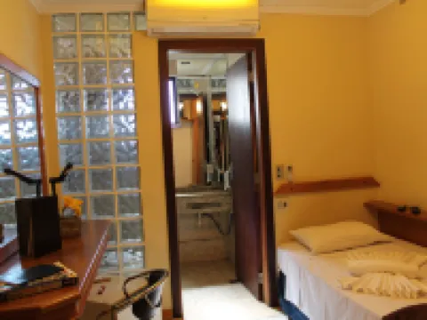 호텔 나코에스 플라자 바우루 호텔