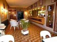 Le Relais de la Route Bleue Hotels in Neuilly-le-Réal