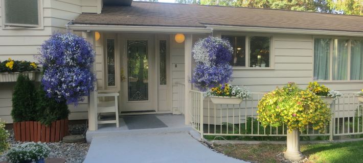 Deal's Bed & Breakfast Inn Отели в г. Анкоридж