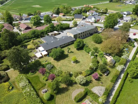 Nygammelsø Bed & Breakfast Отели рядом с достопримечательностью «Liselund»