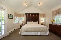 Olallieberry Inn Bed and Breakfast - Parvekkeita