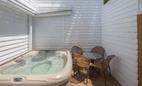 Wicker Guesthouse - Hot Tub