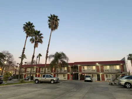 SimpleStay Suites - Downtown San Bernardino Отели рядом с достопримечательностью «Costco Gas Station»