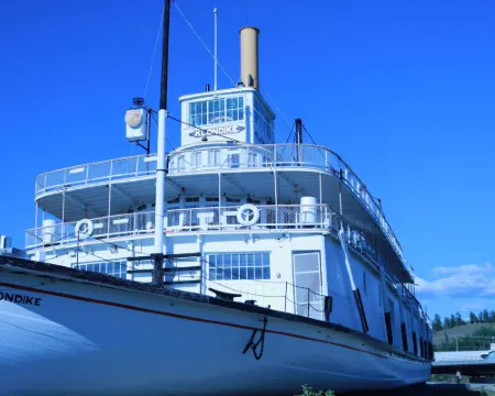 Elite Hotel -Downtown Center- "Ski & Northern Light Tour" "Hot Spring Tour "Long-Term stay" Hotels in Whitehorse