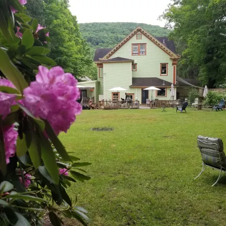 Arts Inn