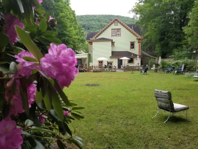 Arts Inn